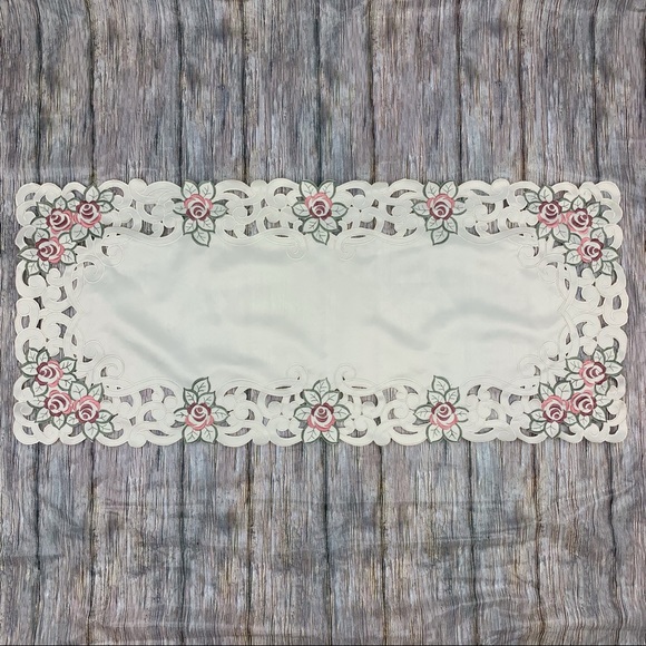 Handmade Embroidered Floral Table Runner - Picture 2 of 14